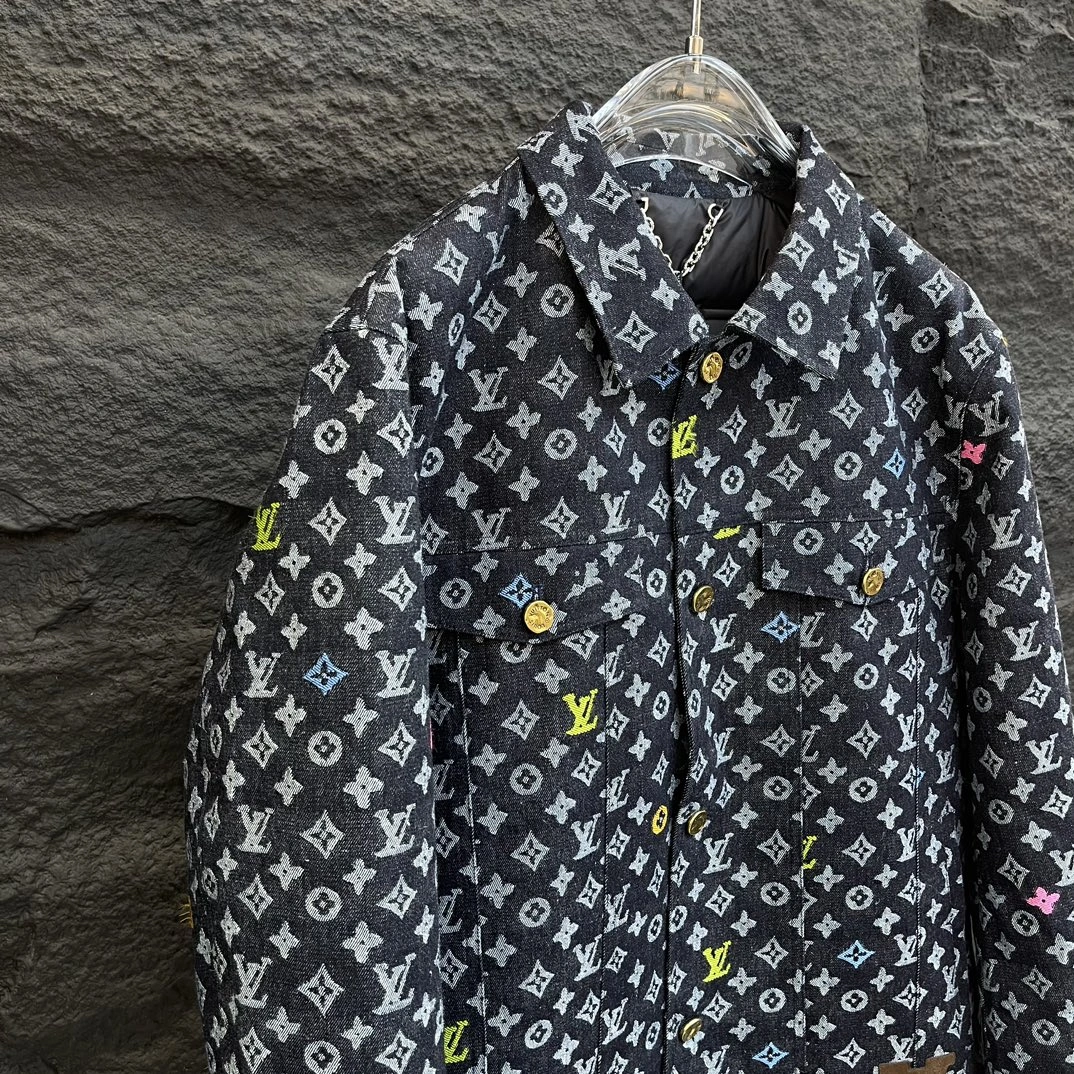 Snug Louis Vuitton Down Jackets 139435