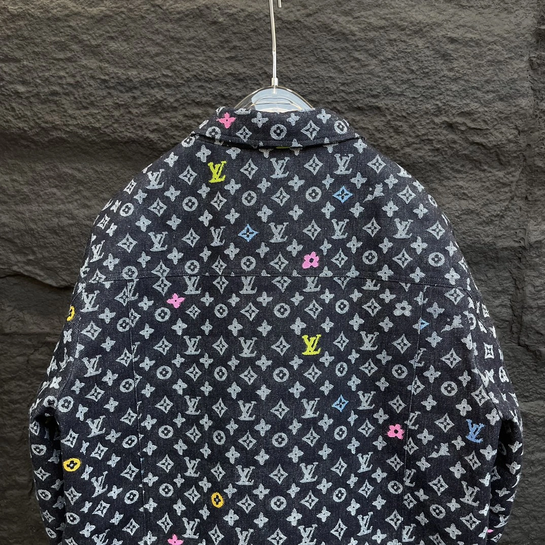 Snug Louis Vuitton Down Jackets 139435