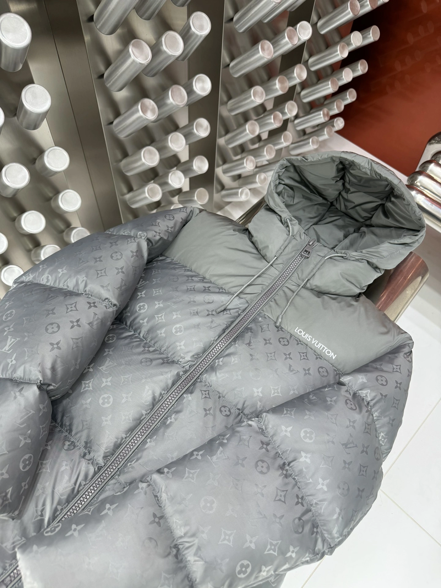 Louis Vuitton Down Jackets Minimalist 139431