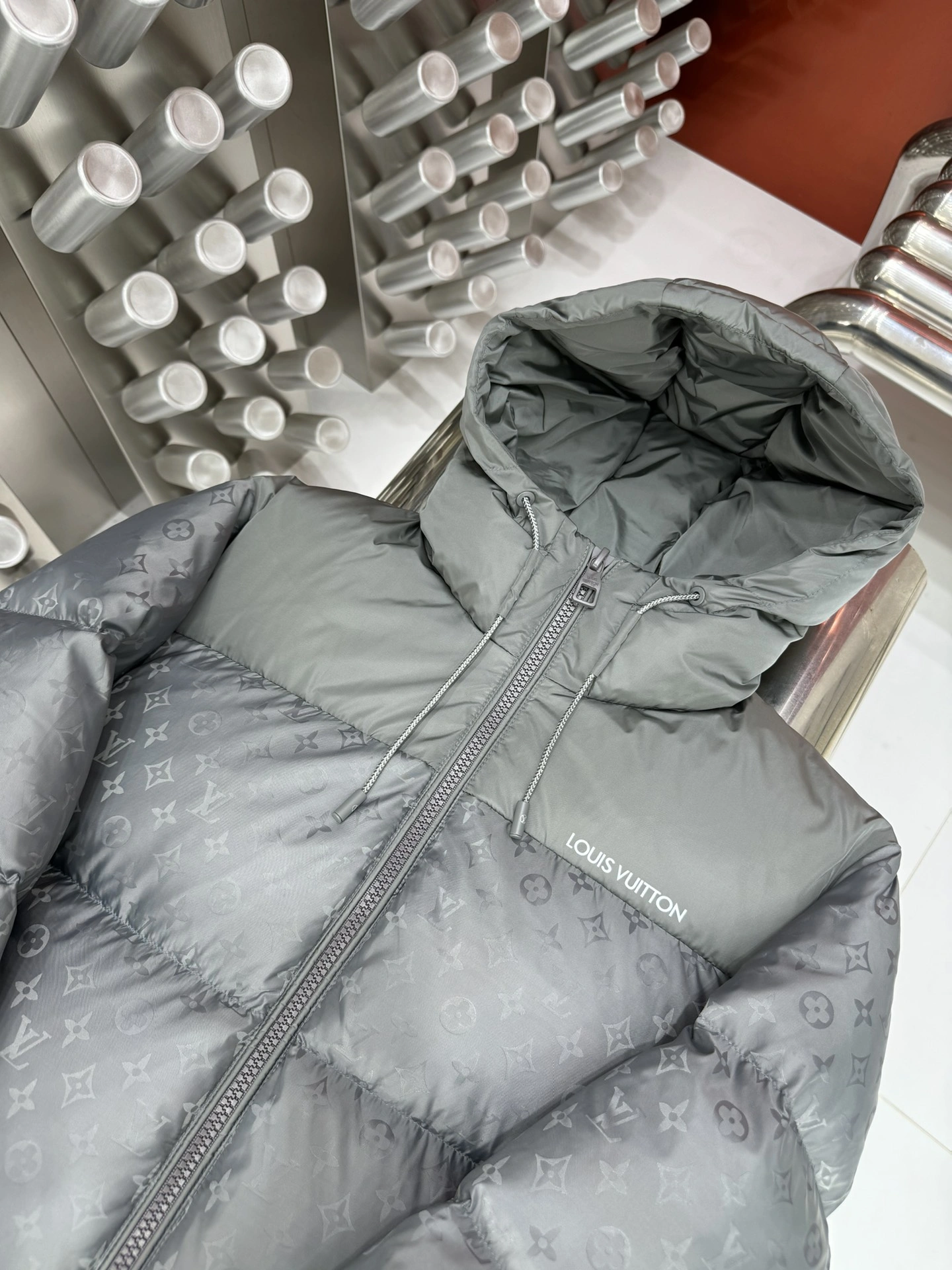 Louis Vuitton Down Jackets Minimalist 139431