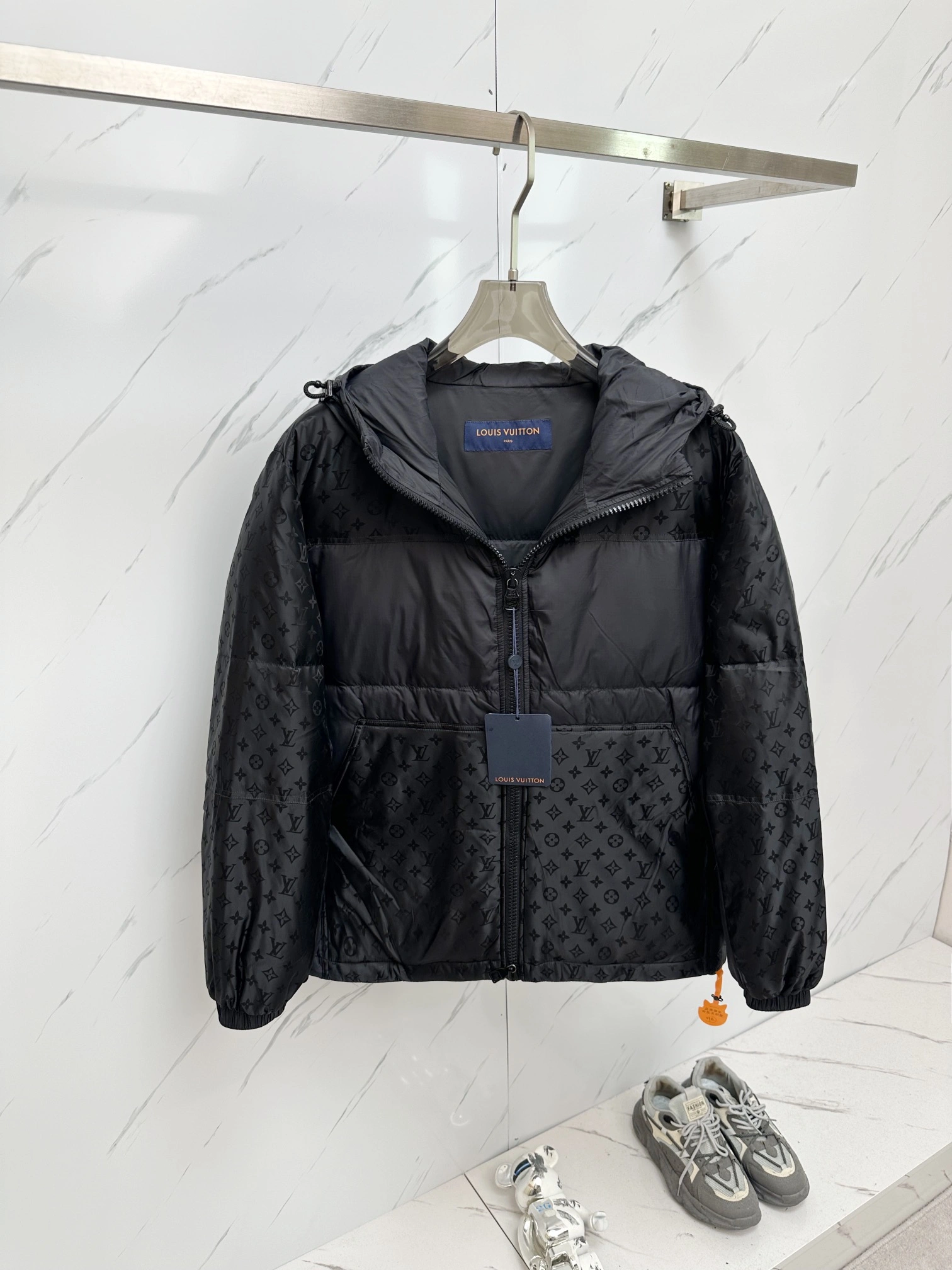 FlexibleFit Louis Vuitton Down Jackets 139415