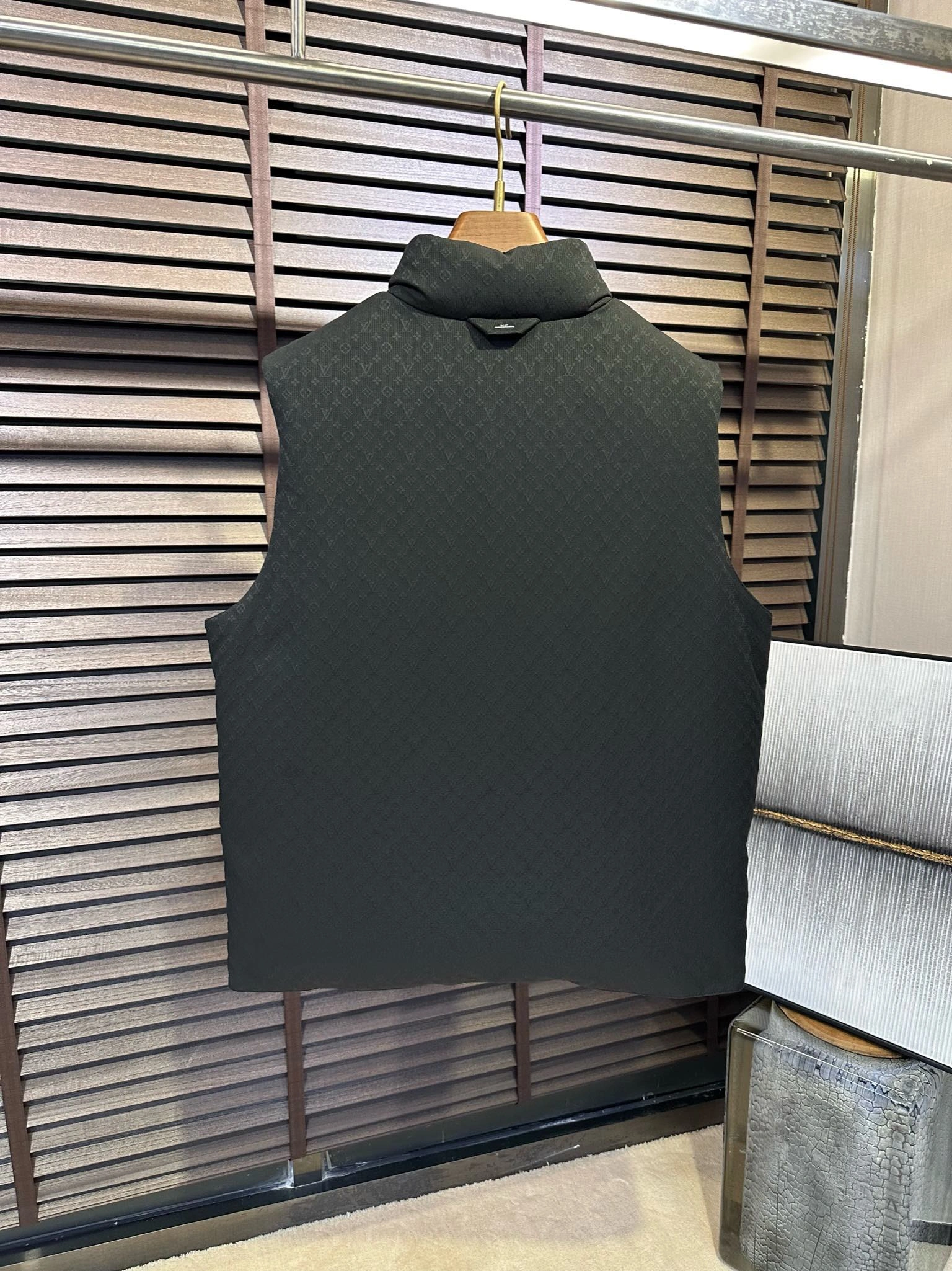 Louis Vuitton Down Jackets FastDry 139410