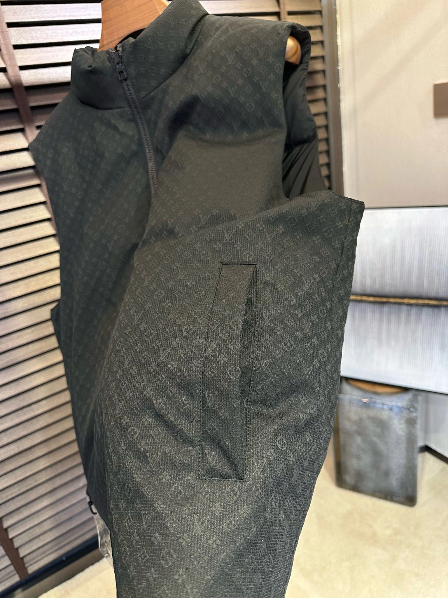 Louis Vuitton Down Jackets FastDry 139410