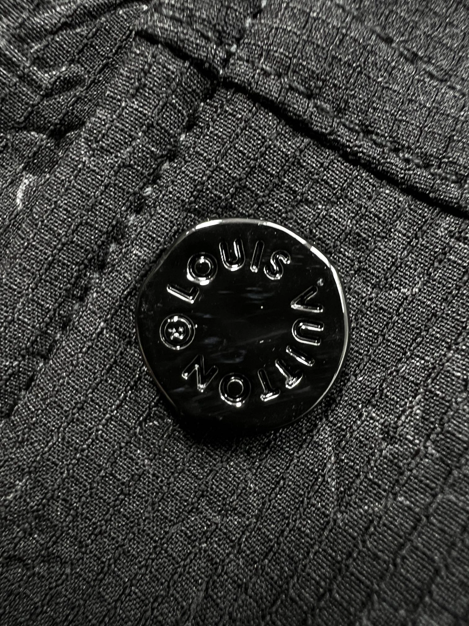 ModernLook Louis Vuitton Down Jackets 139409