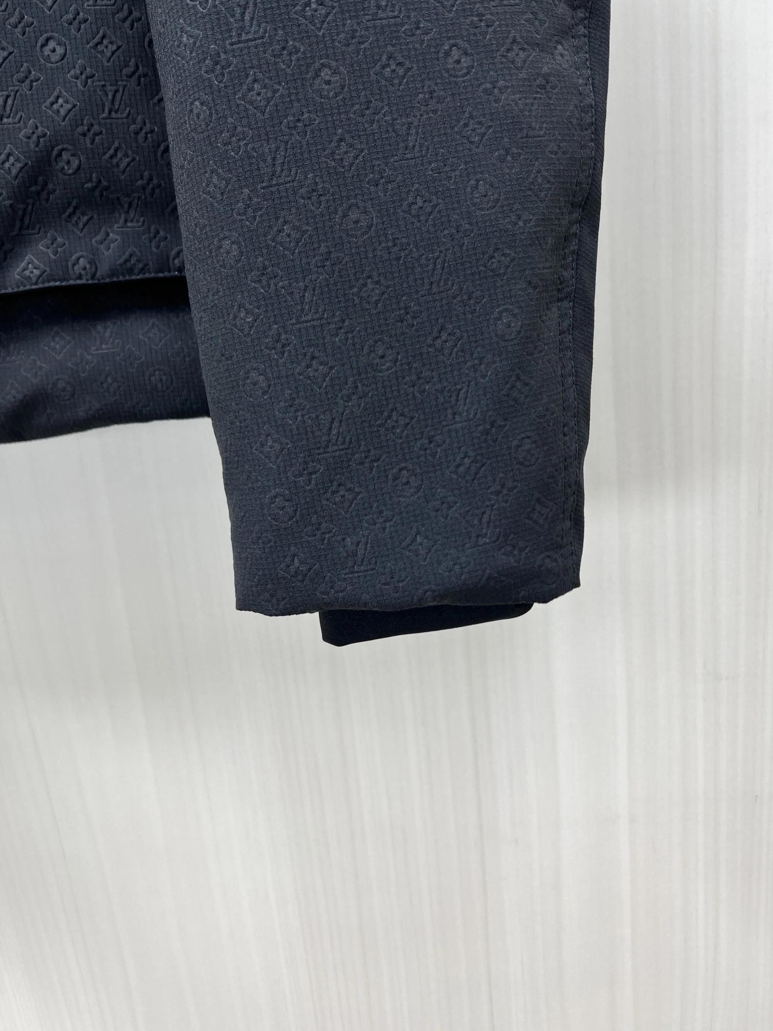 ModernLook Louis Vuitton Down Jackets 139409