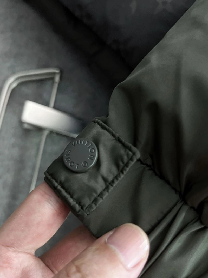 SunProtective Louis Vuitton Down Jackets 139333