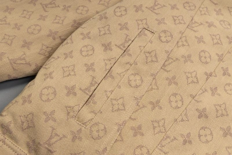 Unisex Louis Vuitton Down Jackets 139324