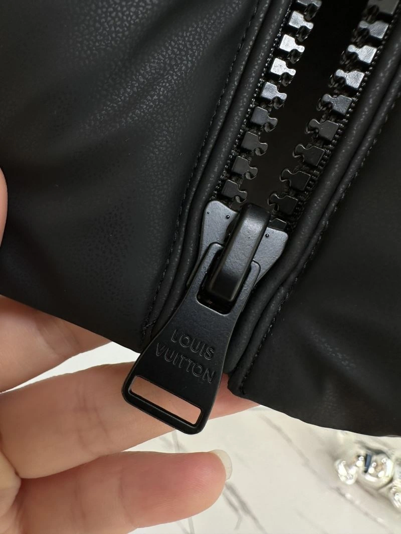 QuickDry Louis Vuitton Down Jackets 139330