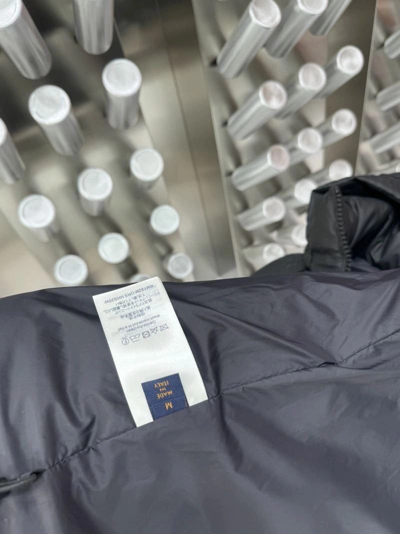 Classic Louis Vuitton Down Jackets 139322