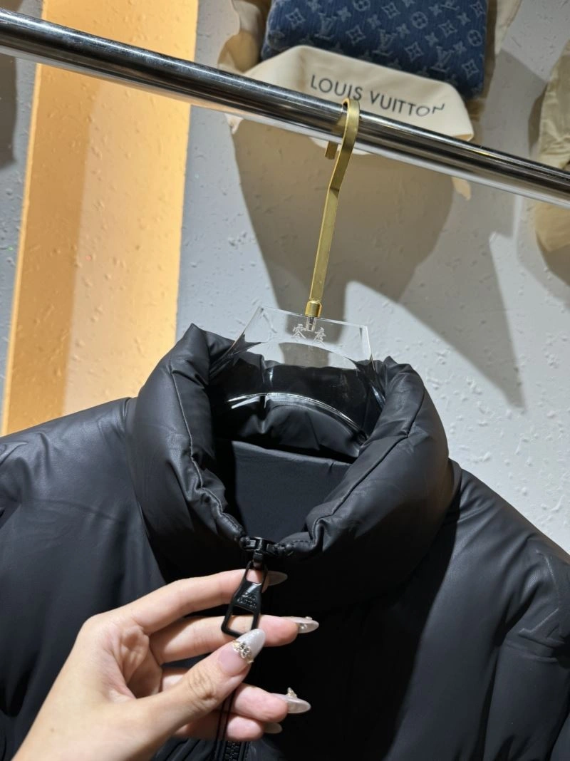 DailyWear Louis Vuitton Down Jackets 139317