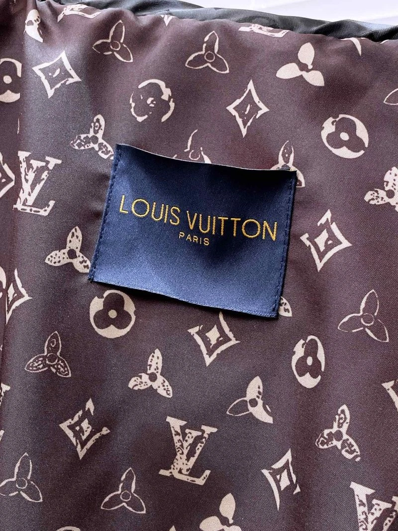 Versatile Louis Vuitton Down Jackets 139315