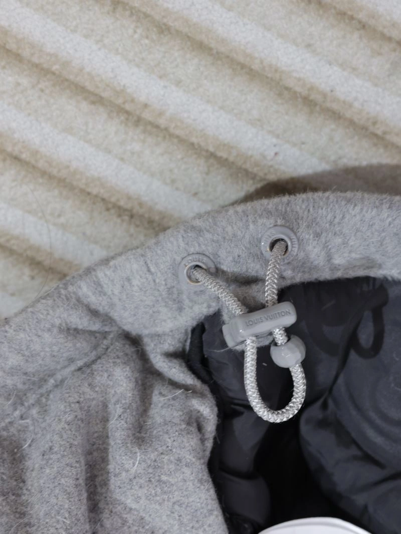 Timeless Louis Vuitton Down Jackets 139300