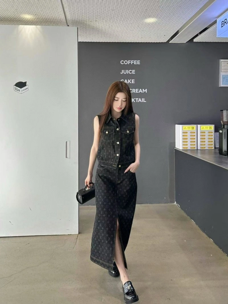 Louis Vuitton Dress Suits Classic 131185
