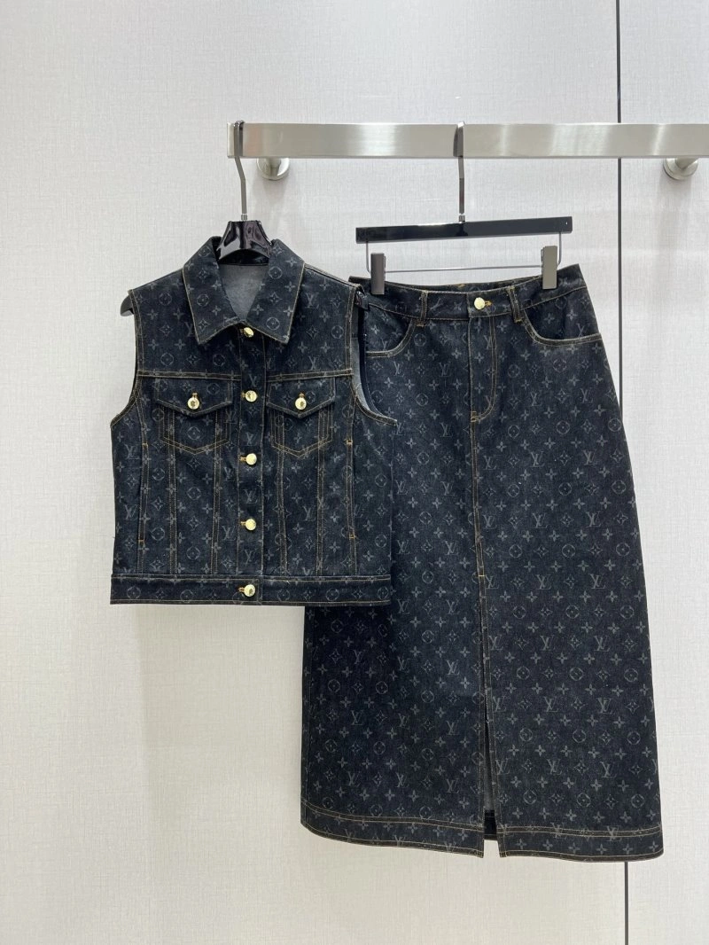 Louis Vuitton Dress Suits Classic 131185