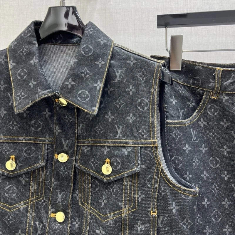 Louis Vuitton Dress Suits Classic 131185