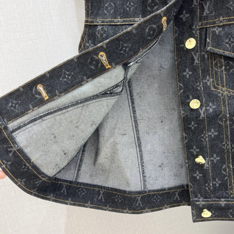 Louis Vuitton Dress Suits Classic 131185