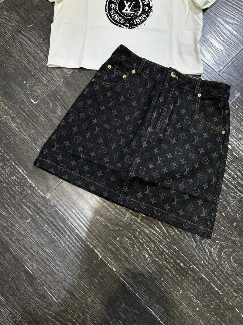 Louis Vuitton Dress Suits Elegant 131816