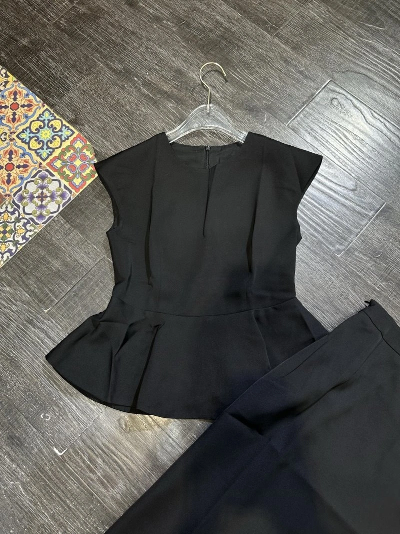WeatherProof Louis Vuitton Dress Suits 131818