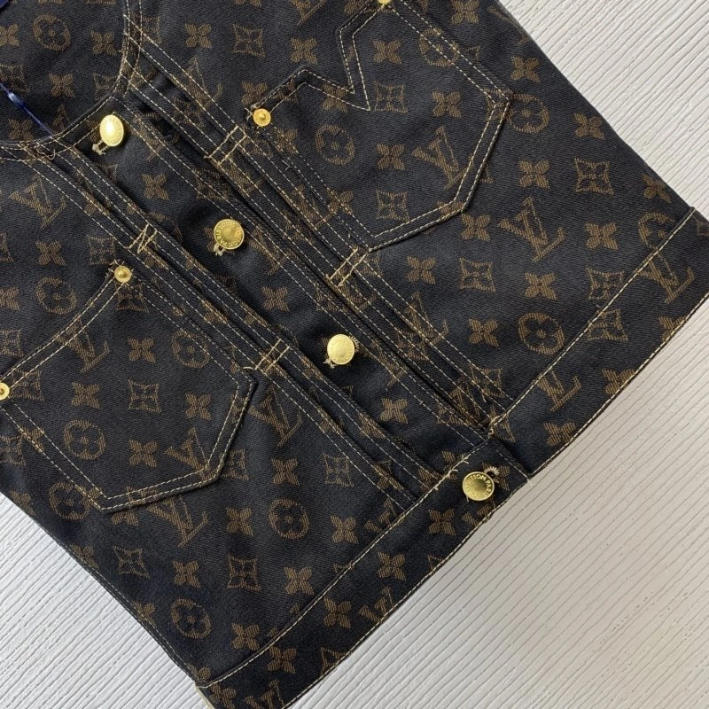 Stylish Louis Vuitton Dress Suits 130807