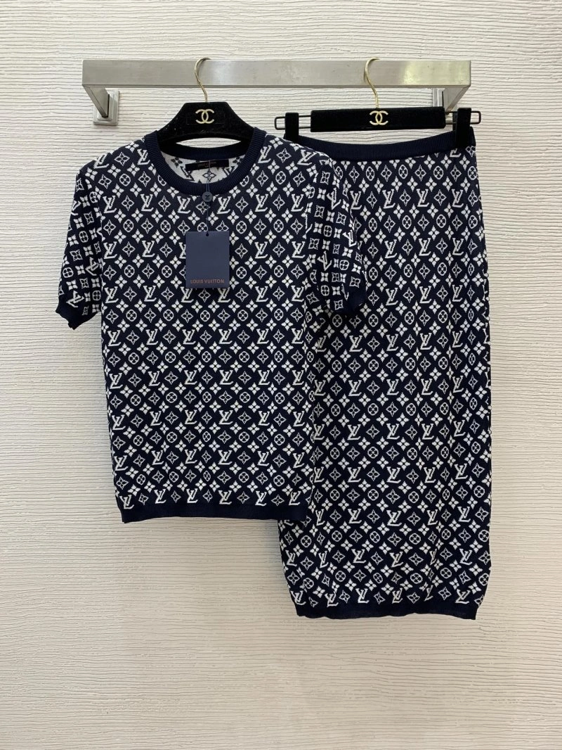 SportInspired Louis Vuitton Dress Suits 131405