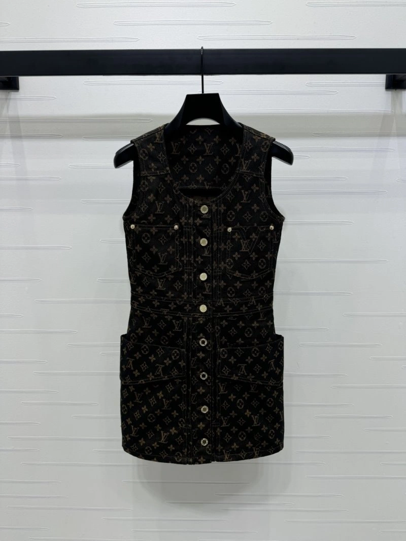 Compact Louis Vuitton Dress 131170