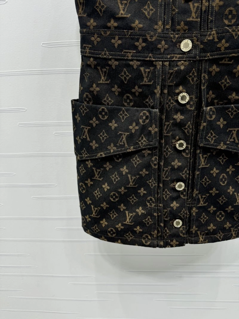 Compact Louis Vuitton Dress 131170