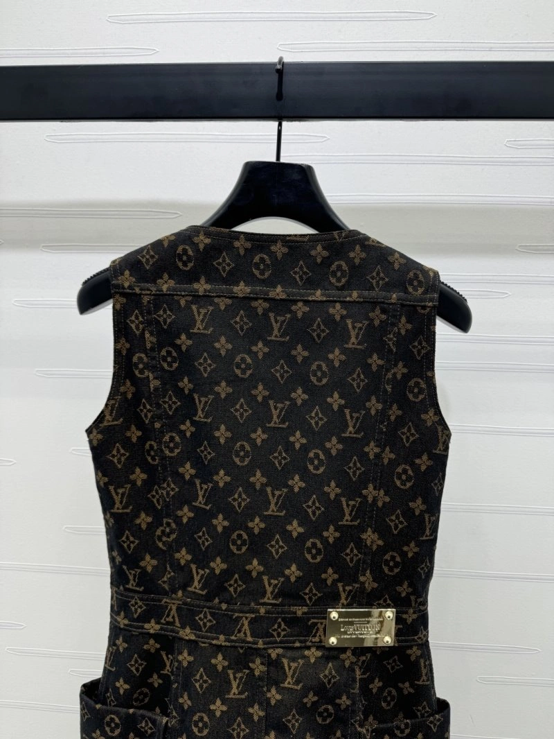 Compact Louis Vuitton Dress 131170
