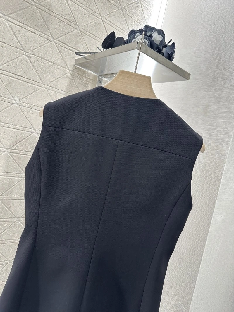 WaterResistant Louis Vuitton Dress 131876