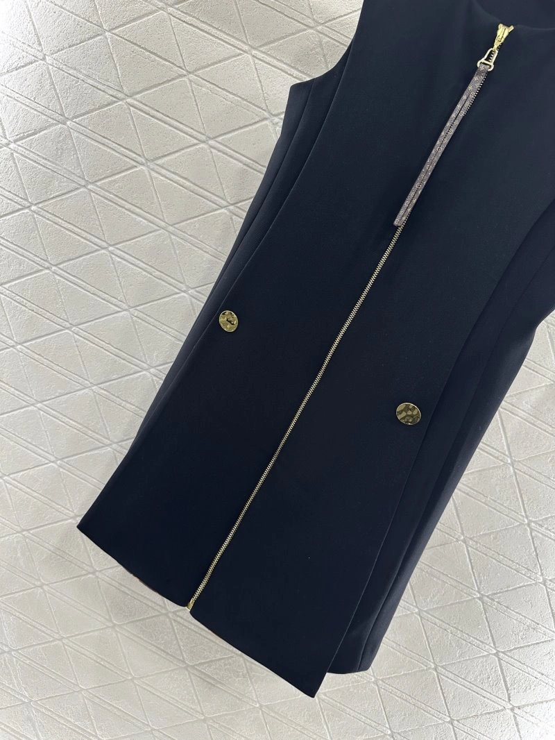 WaterResistant Louis Vuitton Dress 131876