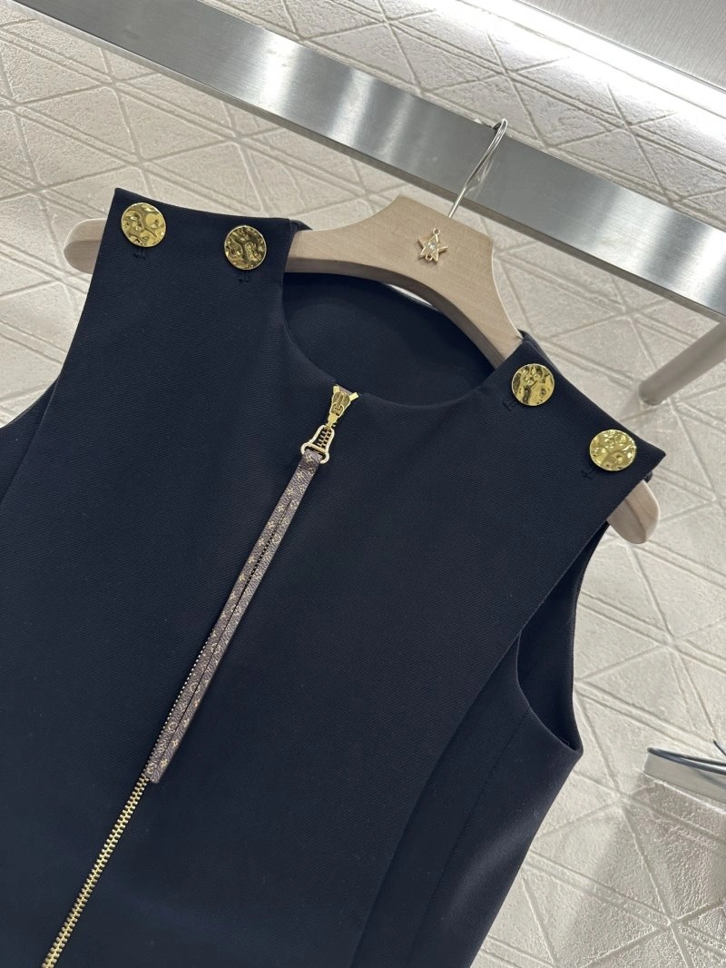 WaterResistant Louis Vuitton Dress 131876