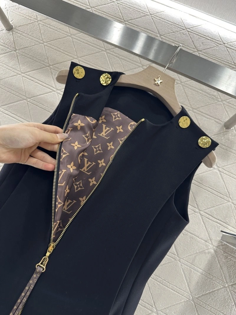 WaterResistant Louis Vuitton Dress 131876