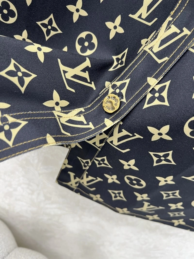 WellDesigned Louis Vuitton Dress 131870