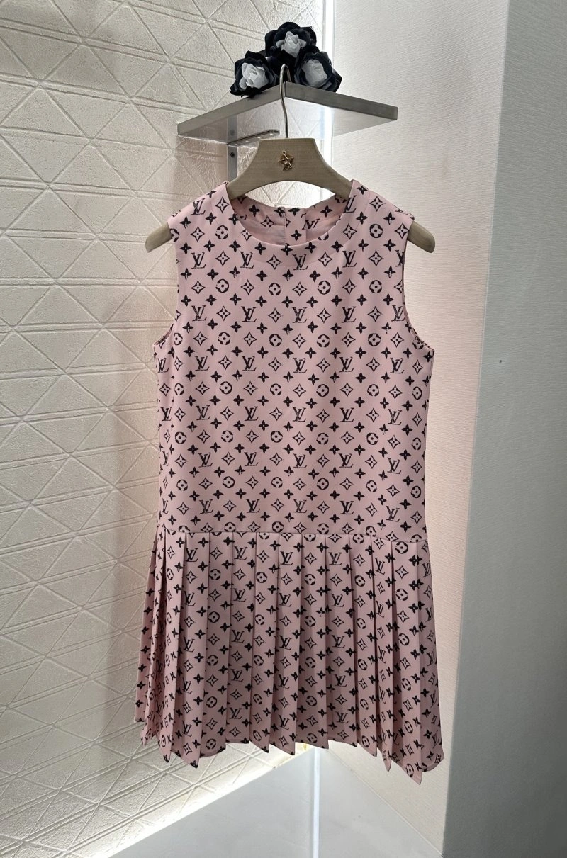 Fashionable Louis Vuitton Dress 131845