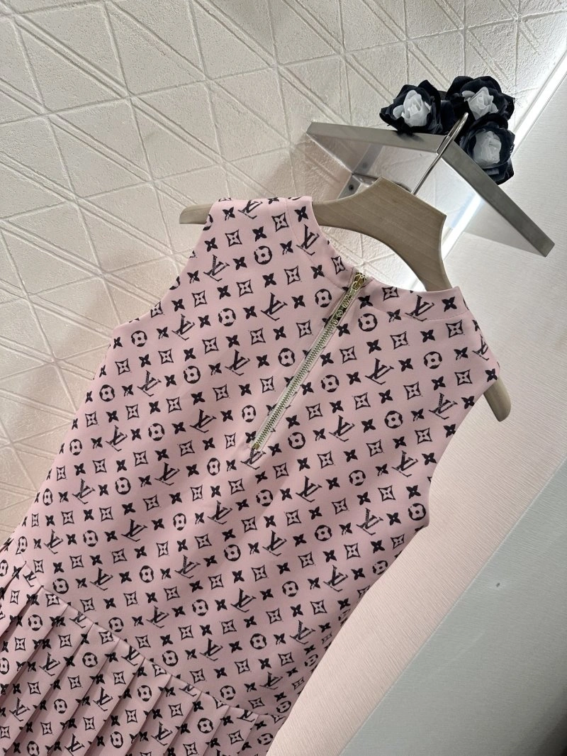Fashionable Louis Vuitton Dress 131845