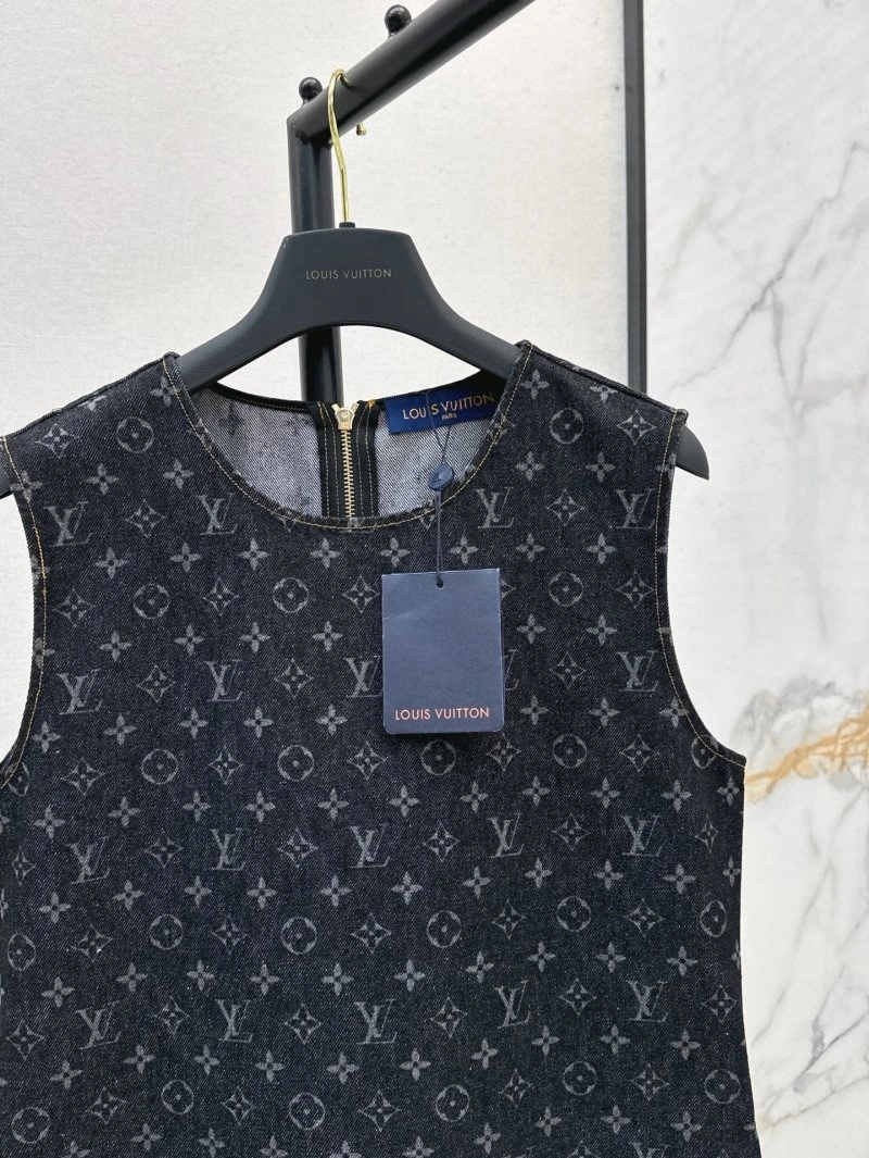 Louis Vuitton Dress Breathable 130892