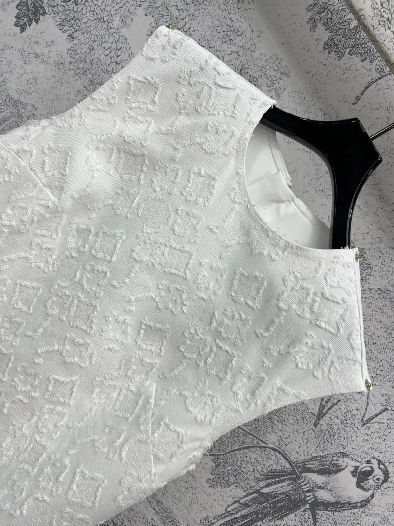 Sleek Louis Vuitton Dress 130869