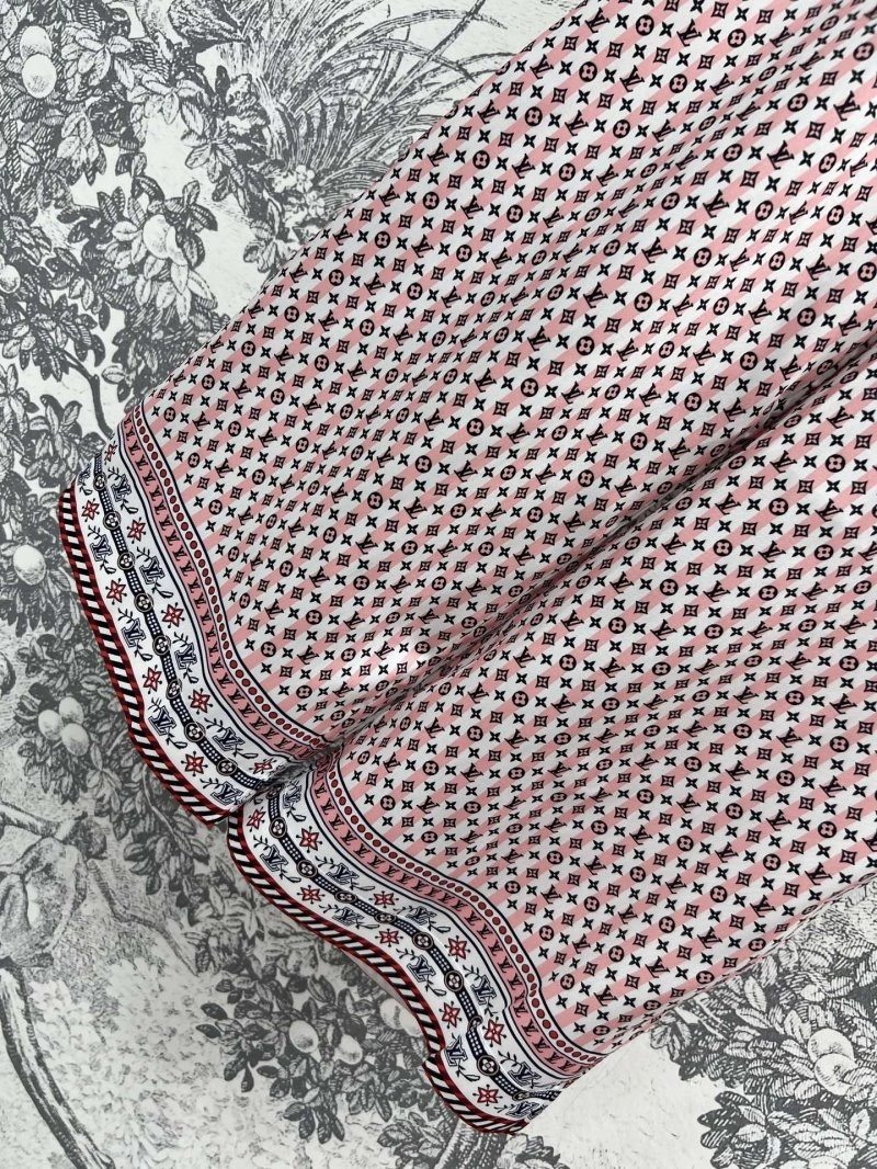 Functional Louis Vuitton Dress 130846