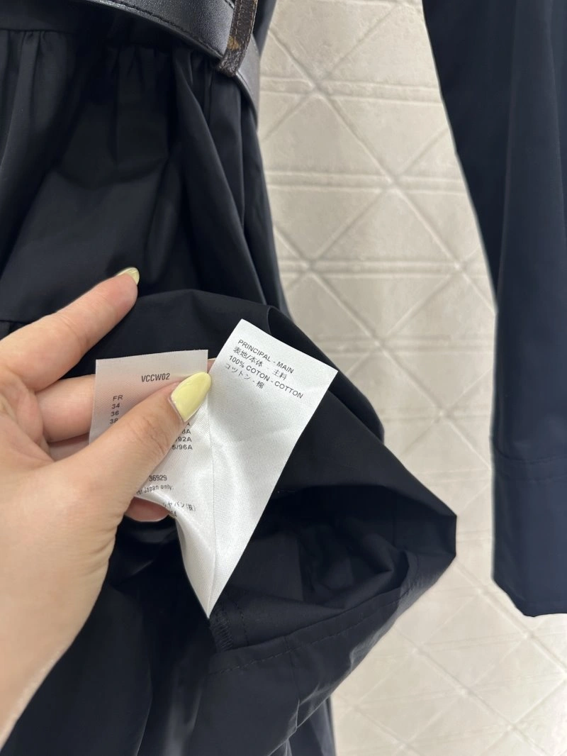 Louis Vuitton Dress Efficient 131459