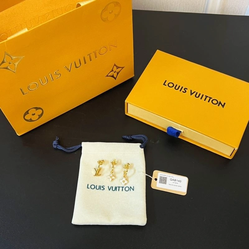 Sleek Louis Vuitton Earrings 251395