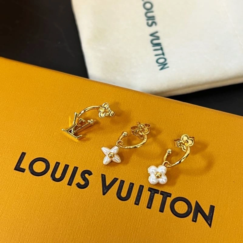 Sleek Louis Vuitton Earrings 251395