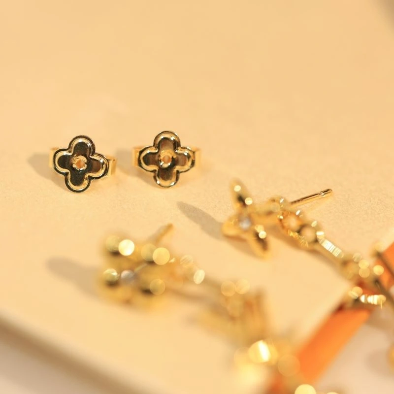 Louis Vuitton Earrings Lightweight 251413