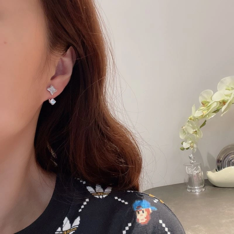 Effortless Louis Vuitton Earrings 251391