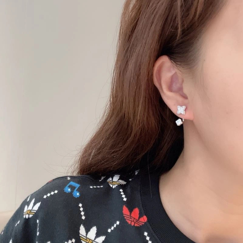 Effortless Louis Vuitton Earrings 251391