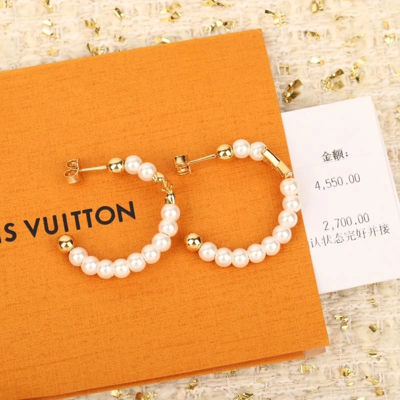 EyeCatching Louis Vuitton Earrings 251285