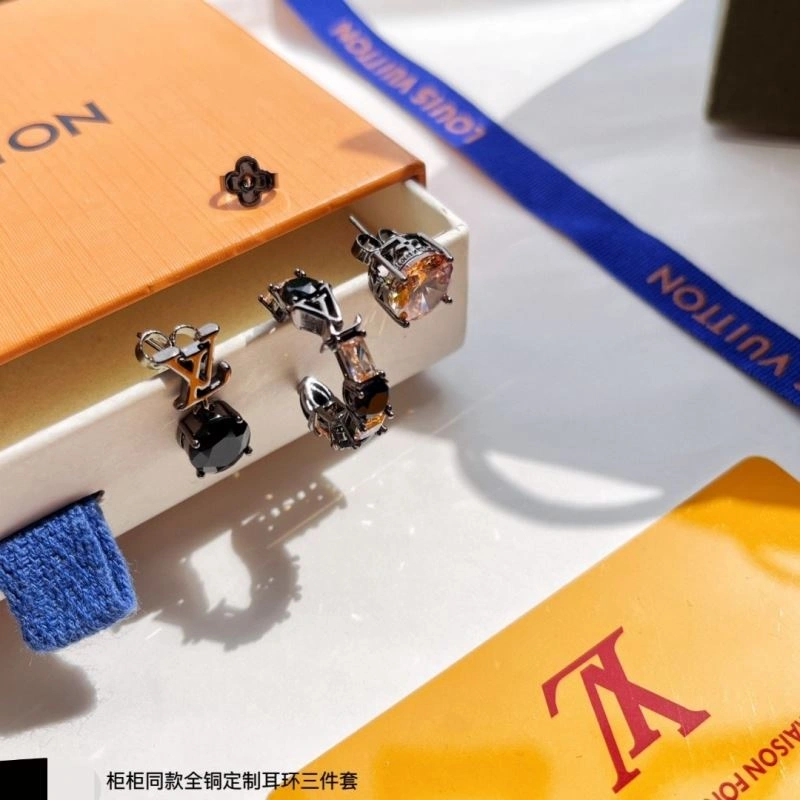 Sporty Louis Vuitton Earrings 251292