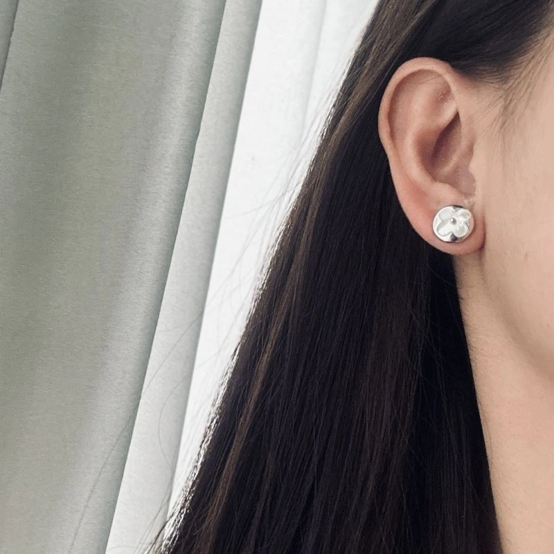 Bold Louis Vuitton Earrings 251275