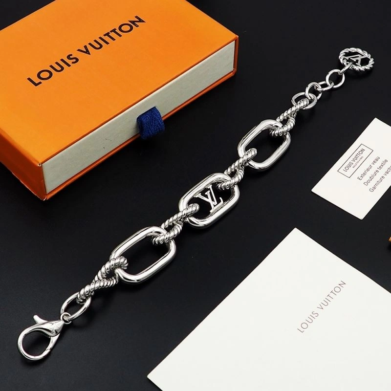 Louis Vuitton Earrings Lightweight 251264