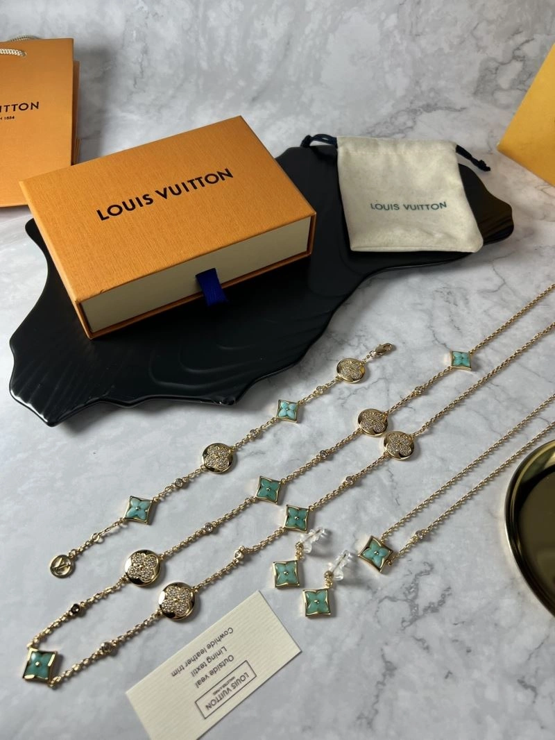 Unique Louis Vuitton Earrings 251517