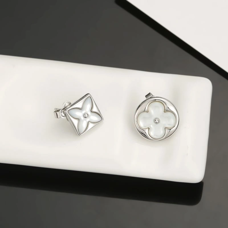 Seasonal Louis Vuitton Earrings 251541