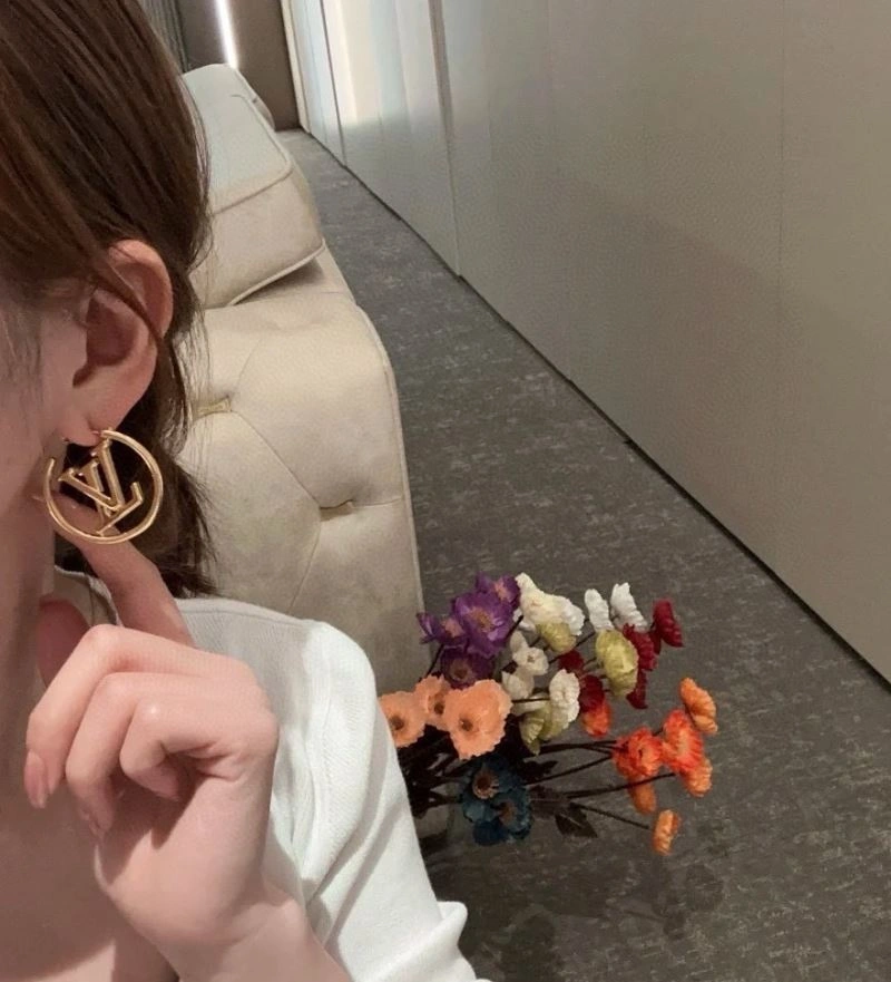 Original Louis Vuitton Earrings 251076